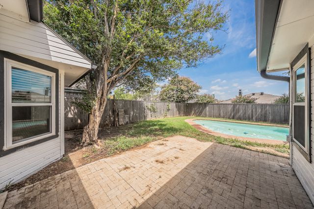 9948 Pack Saddle Trail, Fort Worth, TX 76108
