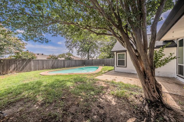 9948 Pack Saddle Trail, Fort Worth, TX 76108