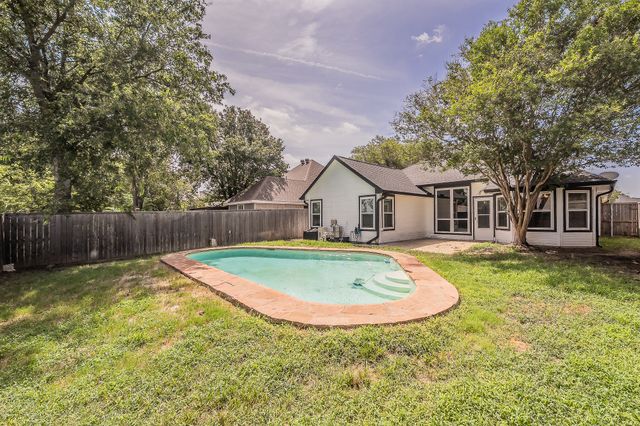 9948 Pack Saddle Trail, Fort Worth, TX 76108
