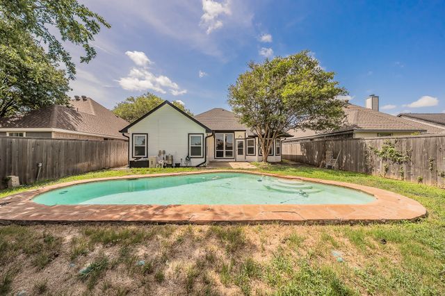 9948 Pack Saddle Trail, Fort Worth, TX 76108
