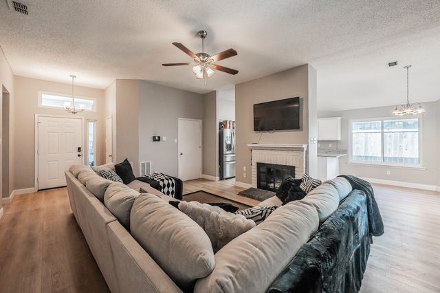9948 Pack Saddle Trail, Fort Worth, TX 76108