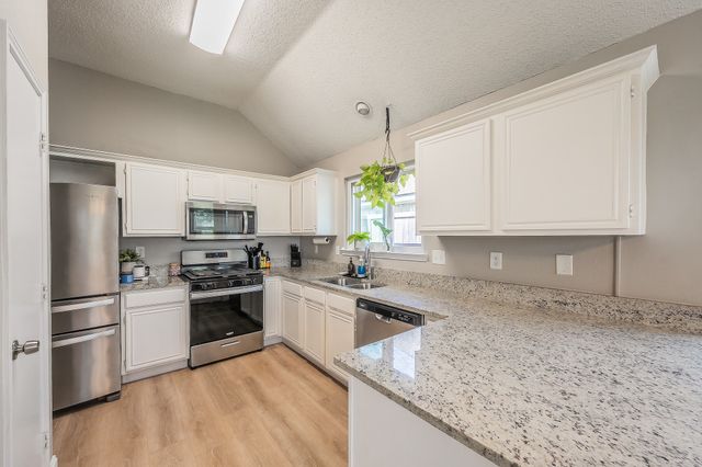 9948 Pack Saddle Trail, Fort Worth, TX 76108