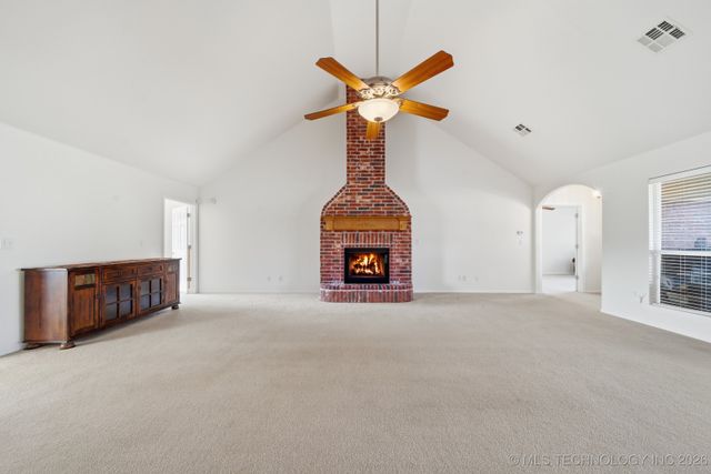 99 Eagle Drive, Sand Springs, OK 74063