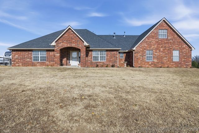 99 Eagle Drive, Sand Springs, OK 74063