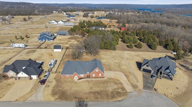 99 Eagle Drive, Sand Springs, OK 74063