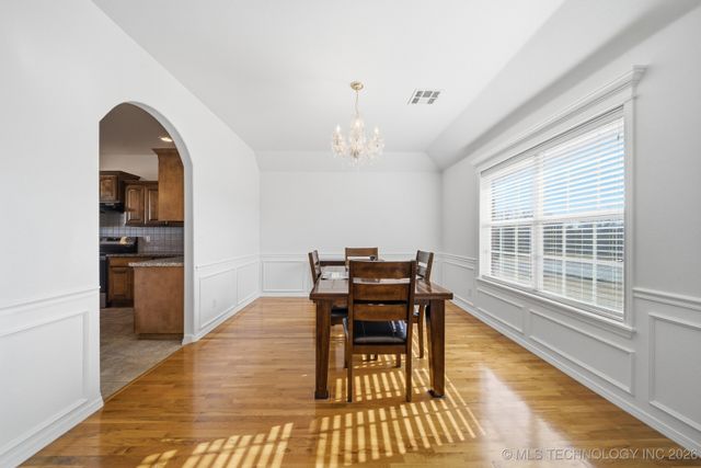 99 Eagle Drive, Sand Springs, OK 74063