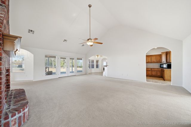 99 Eagle Drive, Sand Springs, OK 74063