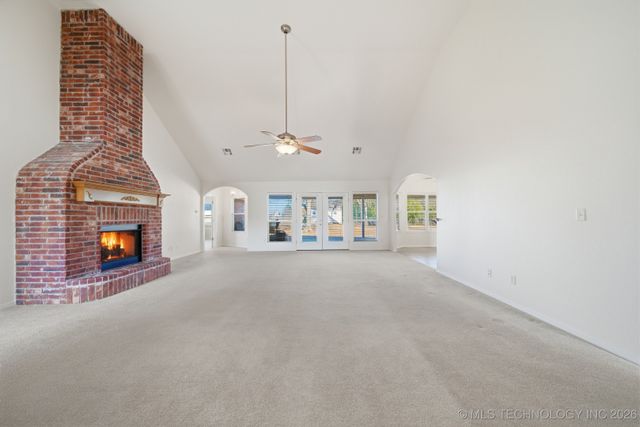 99 Eagle Drive, Sand Springs, OK 74063