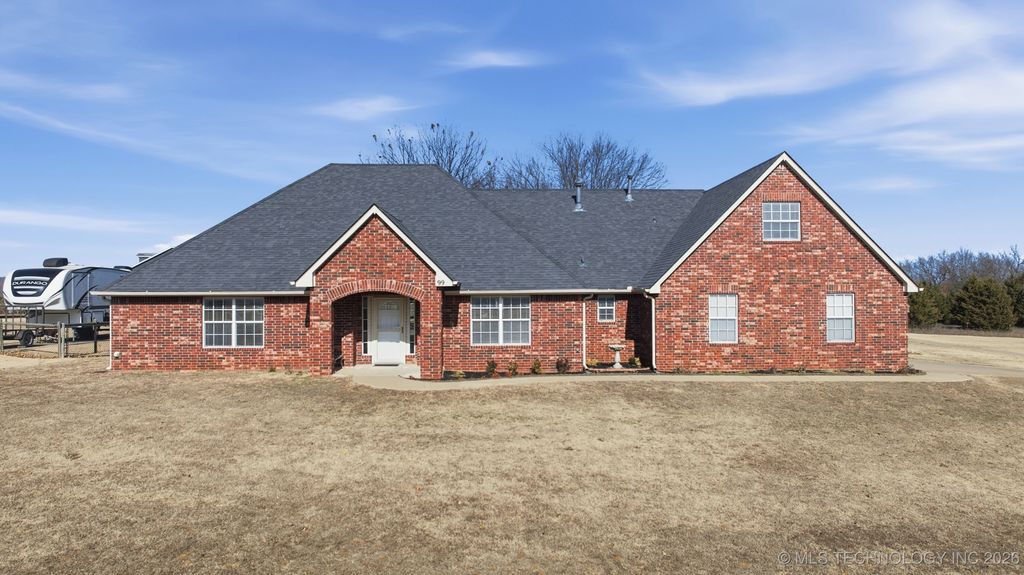 99 Eagle Drive, Sand Springs, OK 74063