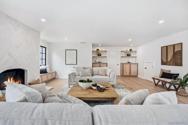 1312 3rd St, Coronado, CA 92118