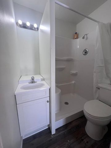 5131 E Carpenter Road, Flint, MI 48506