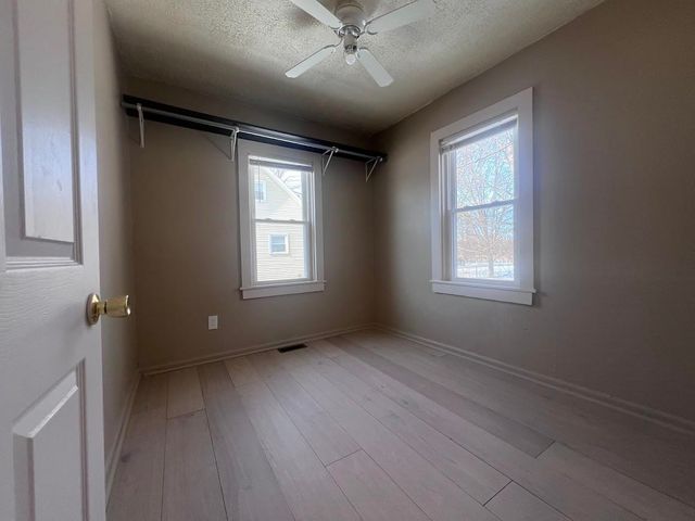 5131 E Carpenter Road, Flint, MI 48506