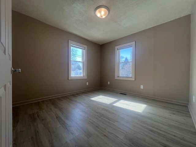 5131 E Carpenter Road, Flint, MI 48506