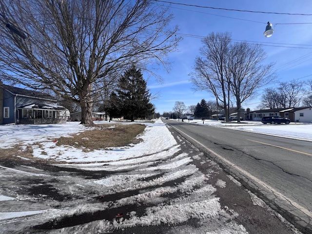 5131 E Carpenter Road, Flint, MI 48506