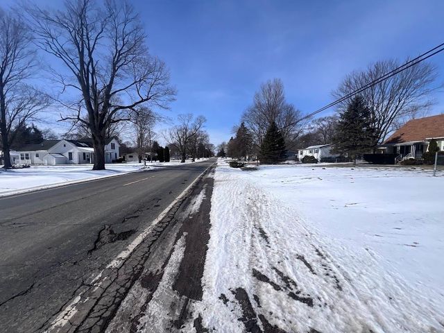 5131 E Carpenter Road, Flint, MI 48506