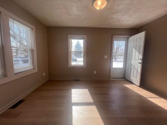 5131 E Carpenter Road, Flint, MI 48506