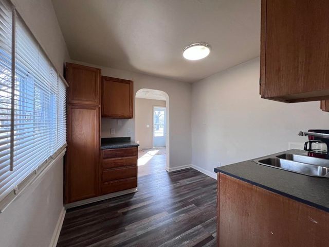 5131 E Carpenter Road, Flint, MI 48506