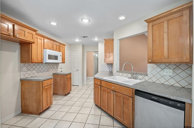 156 County road 2247, Mineola, TX 75773