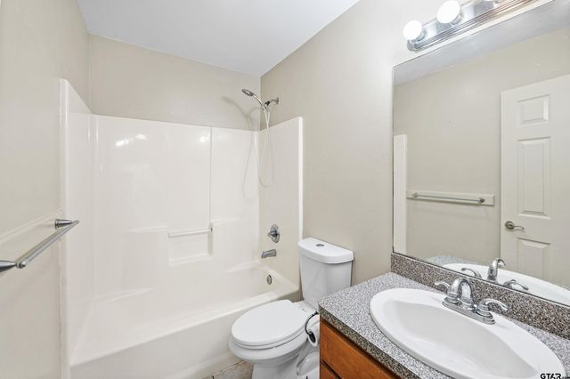 156 County road 2247, Mineola, TX 75773