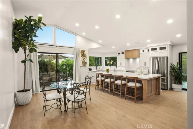 22207 Vacation, Canyon Lake, CA 92587