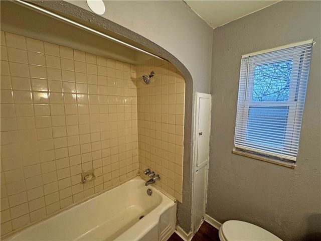 5901 Verona Rd, Penn Hills, PA 15147