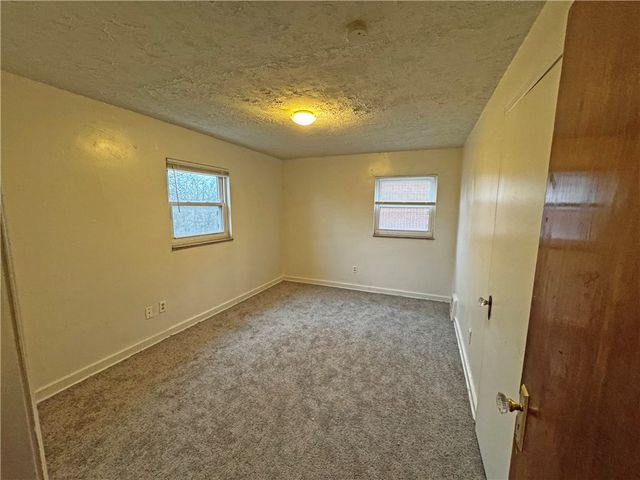 5901 Verona Rd, Penn Hills, PA 15147
