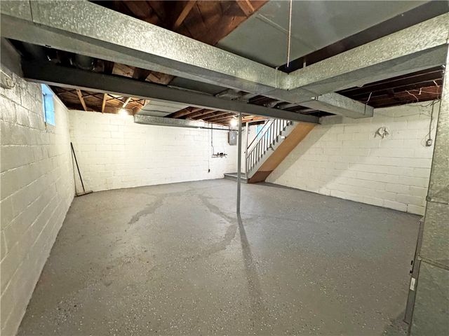 5901 Verona Rd, Penn Hills, PA 15147