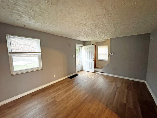 5901 Verona Rd, Penn Hills, PA 15147