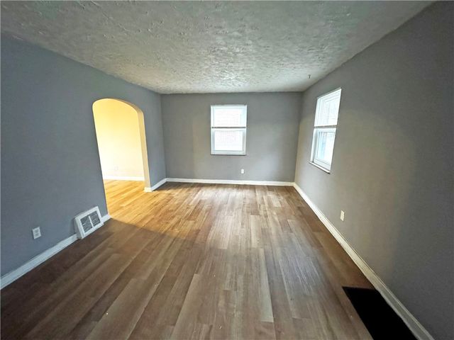 5901 Verona Rd, Penn Hills, PA 15147