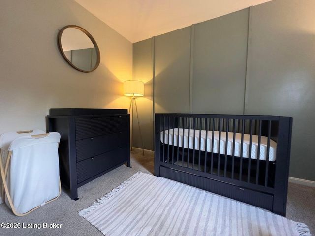 805 Kinross Pl, Louisville, KY 40243