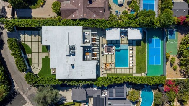 4940 Brewster Drive, Tarzana, CA 91356