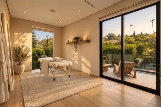 4940 Brewster Drive, Tarzana, CA 91356