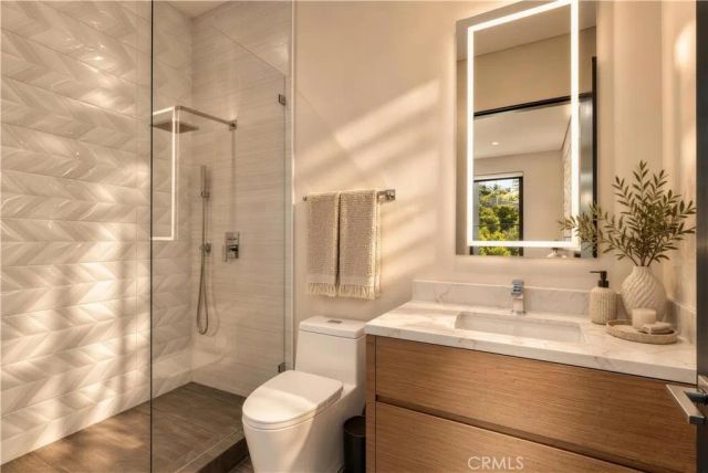 4940 Brewster Drive, Tarzana, CA 91356