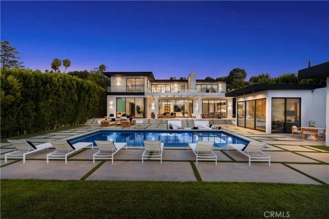 4940 Brewster Drive, Tarzana, CA 91356
