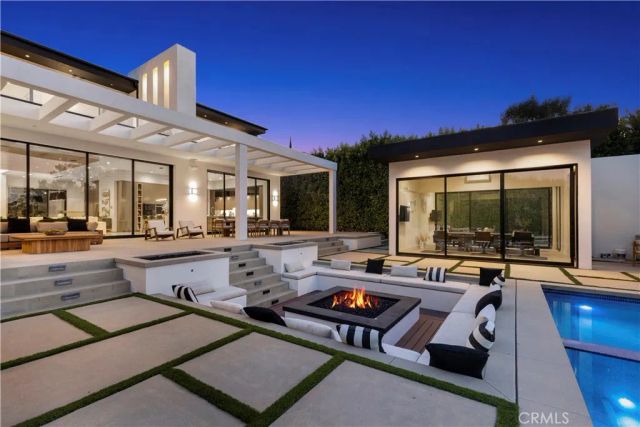 4940 Brewster Drive, Tarzana, CA 91356