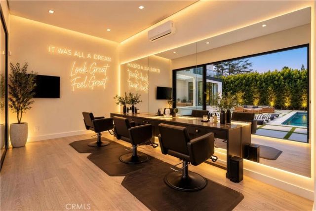 4940 Brewster Drive, Tarzana, CA 91356