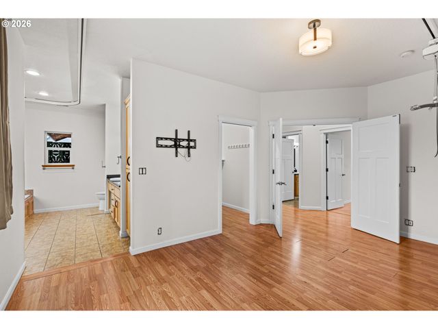 825 WAVERLY St, Eugene, OR 97401