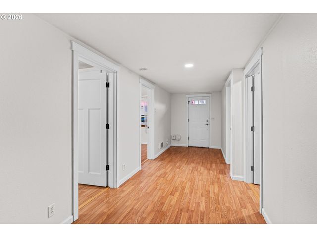 825 WAVERLY St, Eugene, OR 97401