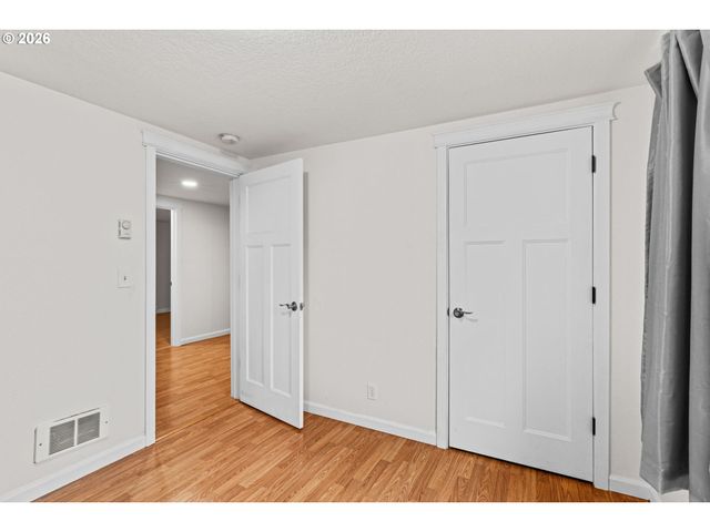 825 WAVERLY St, Eugene, OR 97401