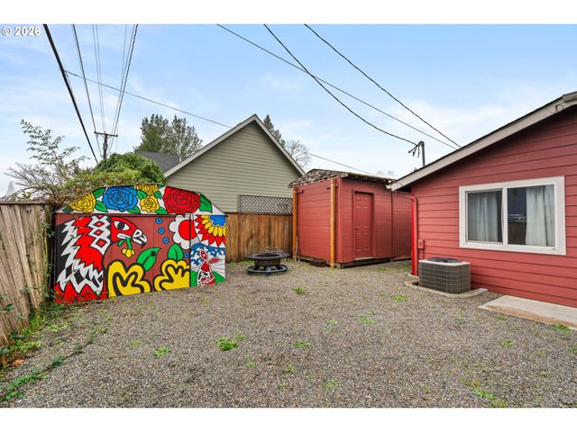 825 WAVERLY St, Eugene, OR 97401