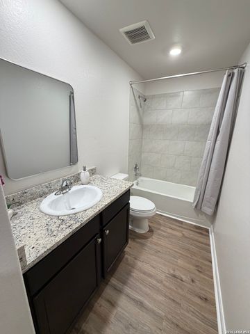 15023 Harbor Lndg, Von Ormy, TX 78073