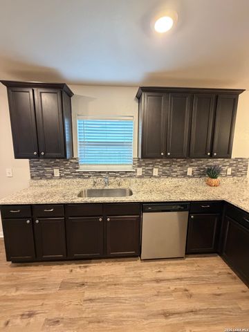 15023 Harbor Lndg, Von Ormy, TX 78073
