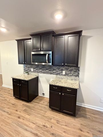 15023 Harbor Lndg, Von Ormy, TX 78073
