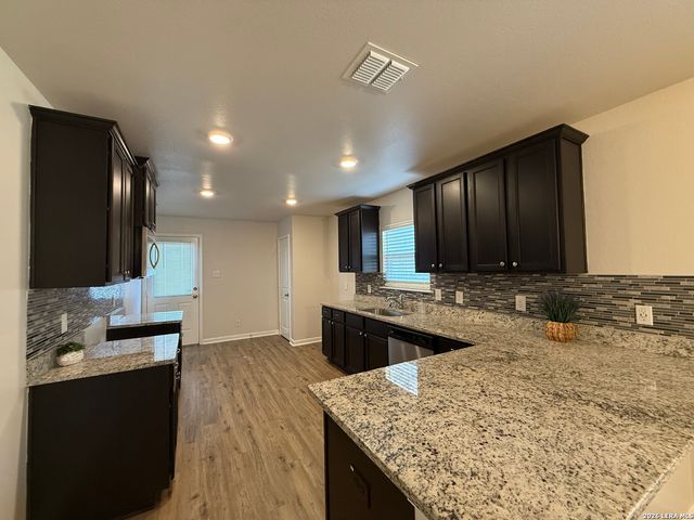 15023 Harbor Lndg, Von Ormy, TX 78073