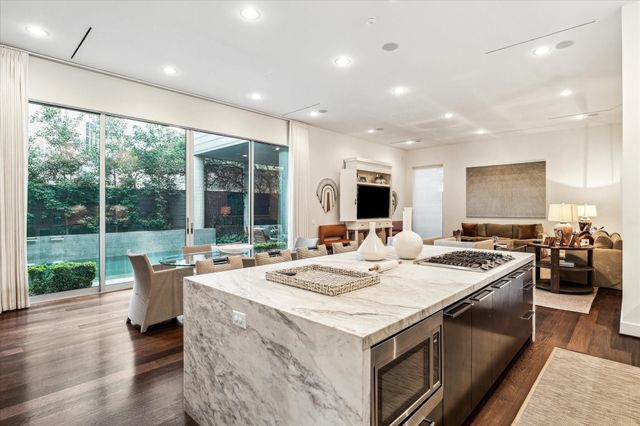 2211 Avalon Place, Houston, TX 77019