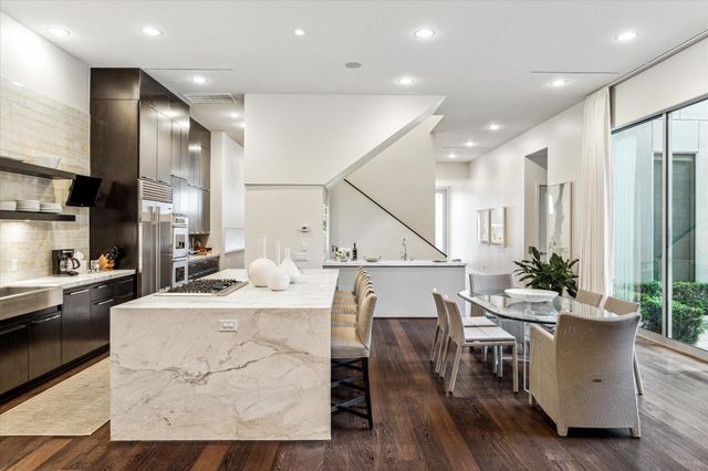 2211 Avalon Place, Houston, TX 77019