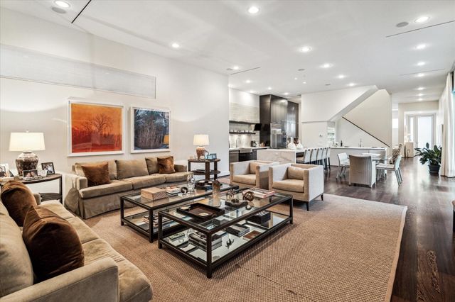 2211 Avalon Place, Houston, TX 77019