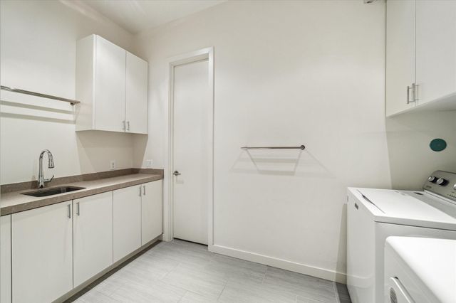 2211 Avalon Place, Houston, TX 77019