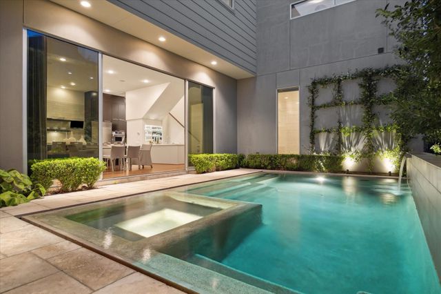 2211 Avalon Place, Houston, TX 77019