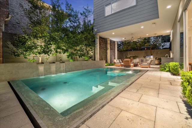 2211 Avalon Place, Houston, TX 77019